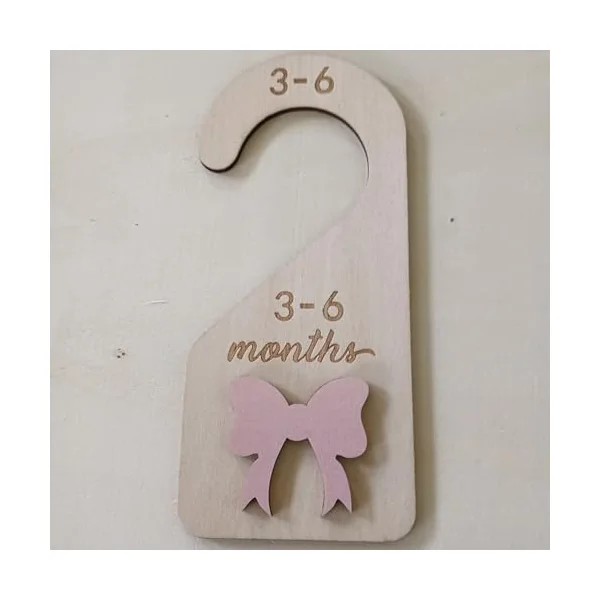 7PCS Wooden Toddler Clothes Categorizers Decorative Bowknot Shape Home Organization Tool Wooden Clothing Identifiers Children ' s Closet Markers