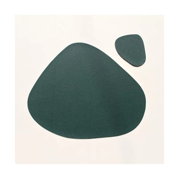 AMDXD Modern Christmas Placemats with Triangular Coasters, Set of 4, PU Leather Place Mats Christmas Vintage Plain Non-Slip Table Coasters Washable Christmas Dark Green, 36.8 x 45 cm