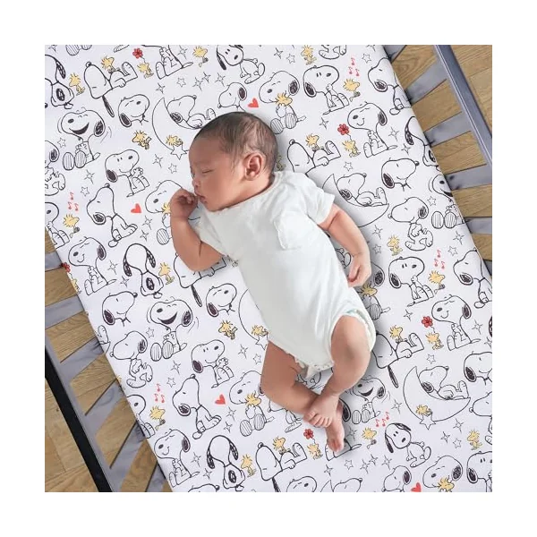 Bedtime Originals Snoopy Love Infant Baby/Toddler Fitted Crib Sheet