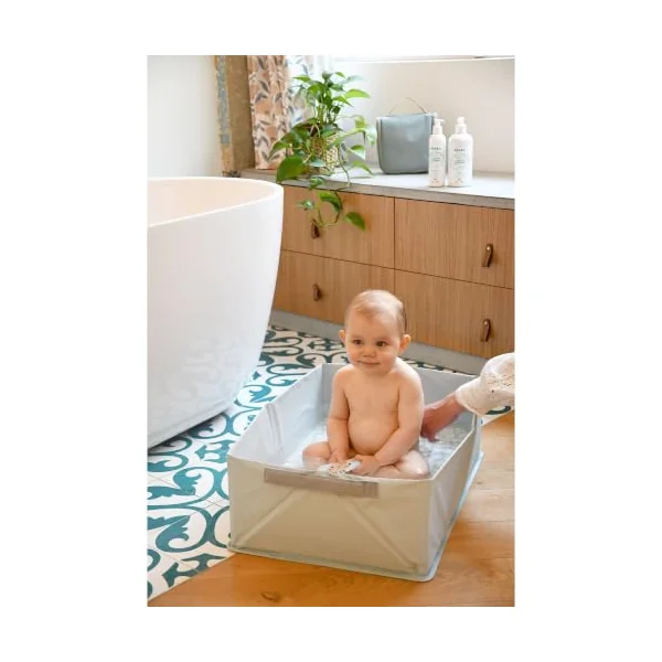 BÉABA , Foldable Baby Bathtub, Ultra Compact, Stylish and Trendy, Practical Storage, Minimal Space, Easy to Use, Camele'o Pop Up Bathtub, Blue - Compatible with Béaba Transacted