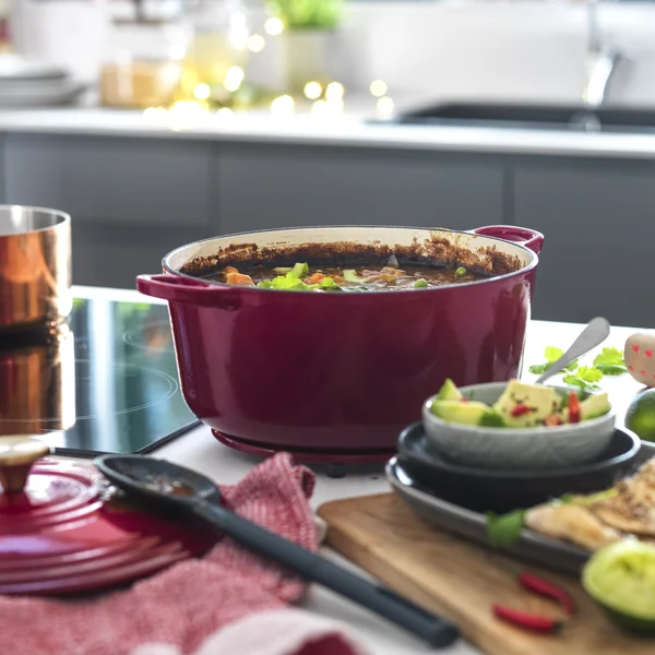 Habitat 5.3 Litre Cast Iron Casserole Dish - Red