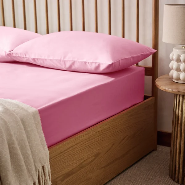 Habitat Polycotton Pink Fitted Sheet - Toddler
