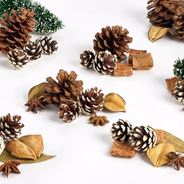 Habitat Pot Pourri - Under The Mistletoe