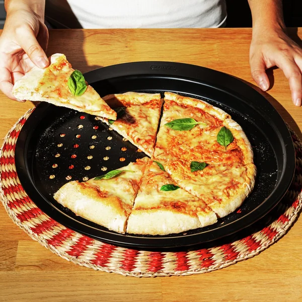 Pyrex Glide Non-stick Pizza Tray