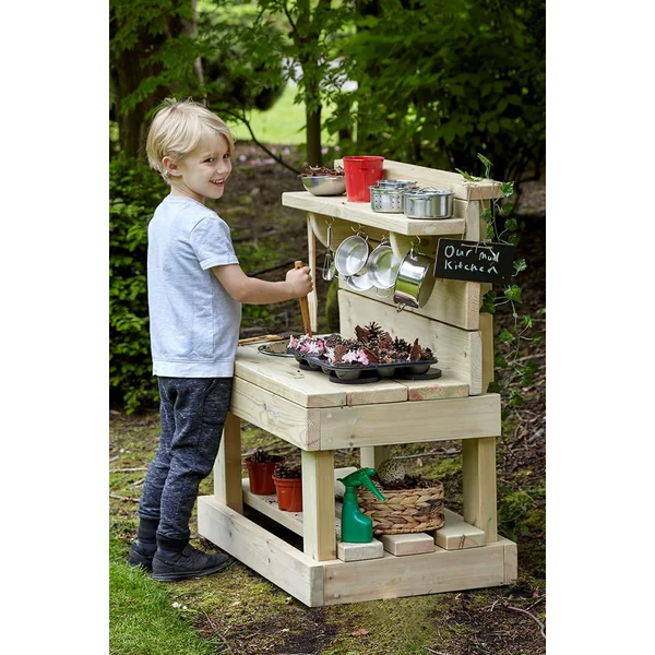 Small Mud Kitchen