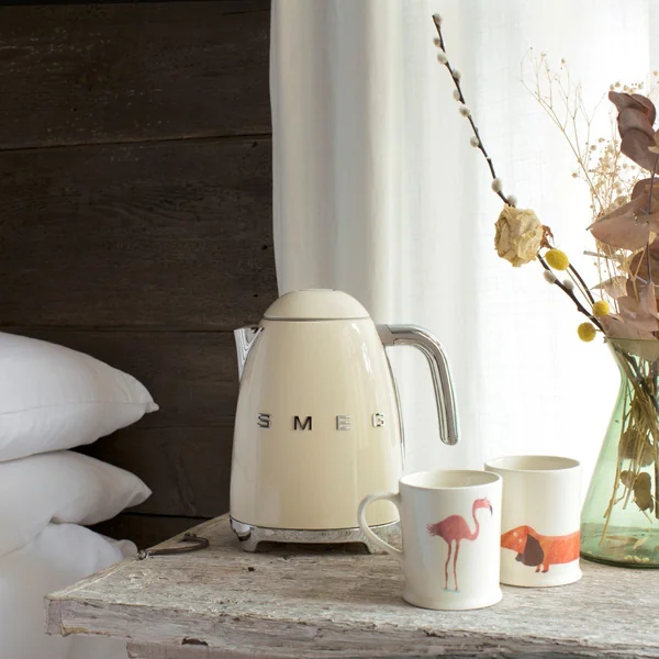 Smeg KLF03CRUK 50's Style Retro Kettle - Cream