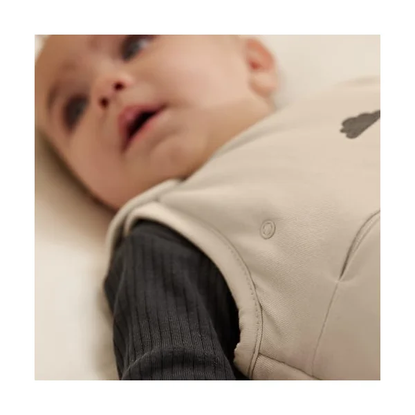 SnuzPouch Baby Sleeping Bag, 1.0 Tog, 0-6 Months w. Nappy Zip, Sand Cloud | Super Soft Cotton Sleep Sack for Easy Nappy Changes, Easy Fit Poppers, Meets British Safety Standard