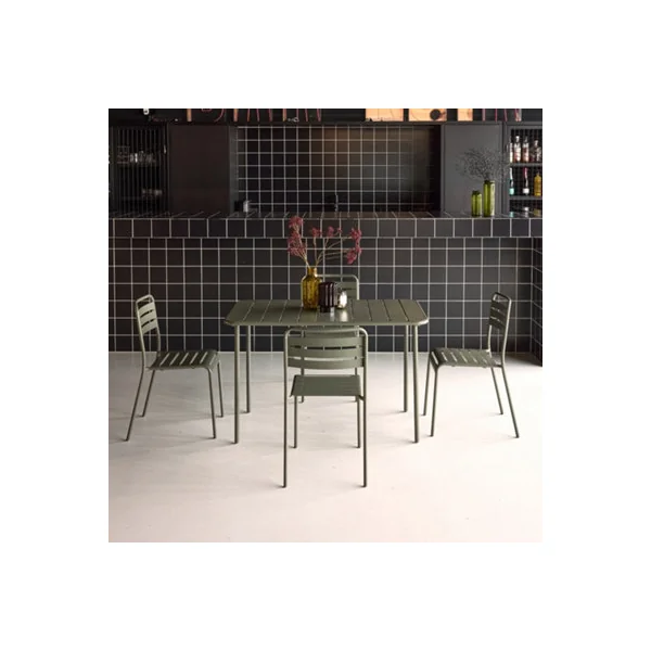 sweeek - 4-seater rectangular steel garden table set with 4 chairs Khaki Green 120x70x72.5 cm - Amelia