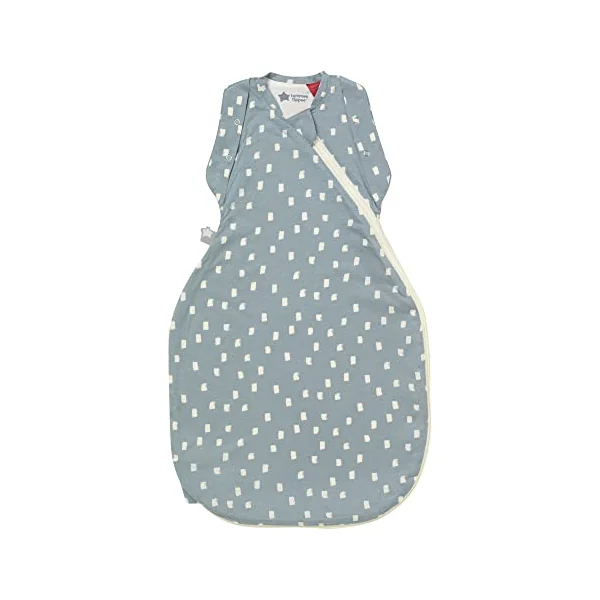 Tommee Tippee Baby Sleeping Bag for Newborns, The Original Grobag Swaddle Bag, Hip-Healthy Design, Soft Bamboo-Rich Fabric, 0-3m