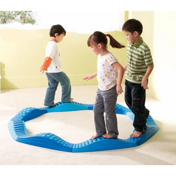 Wavy Tactile Path